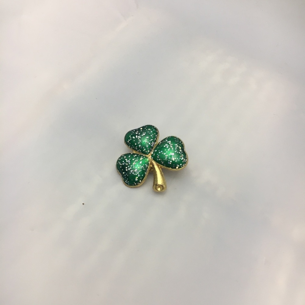 Clover Pin
